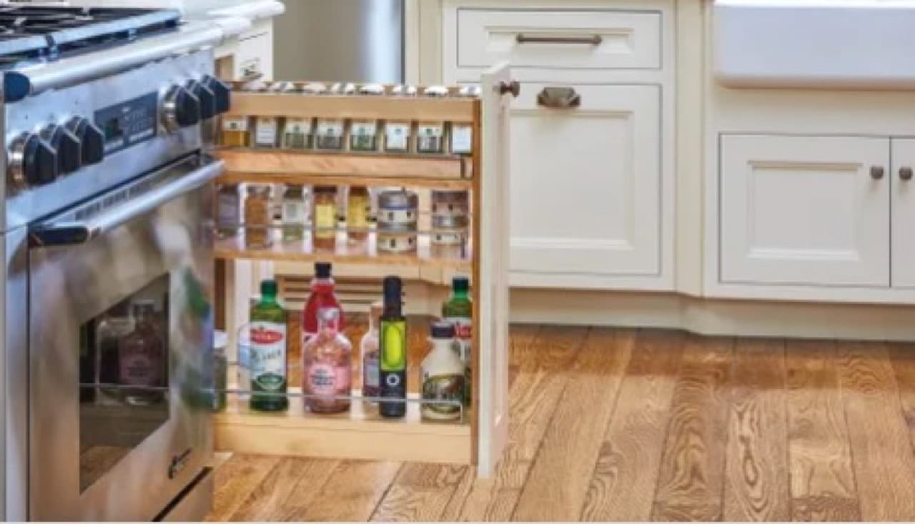 Base Cabinet Spice Pullout W/Soft Close